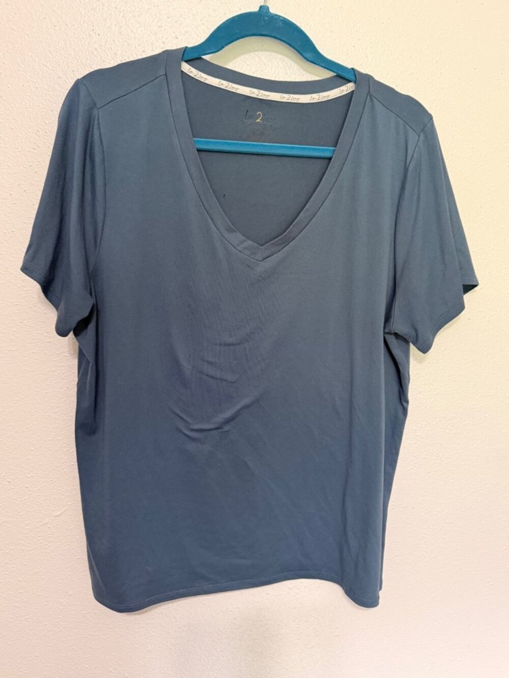 Live 2 Lounge Tshirt Tee Dusty Blue V Neck Womans XL